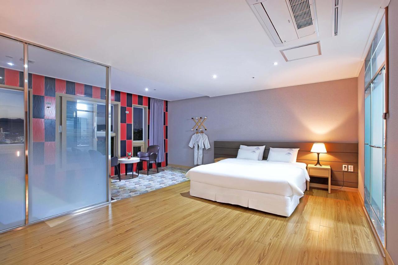 Dome Hotel Geoje Εξωτερικό φωτογραφία